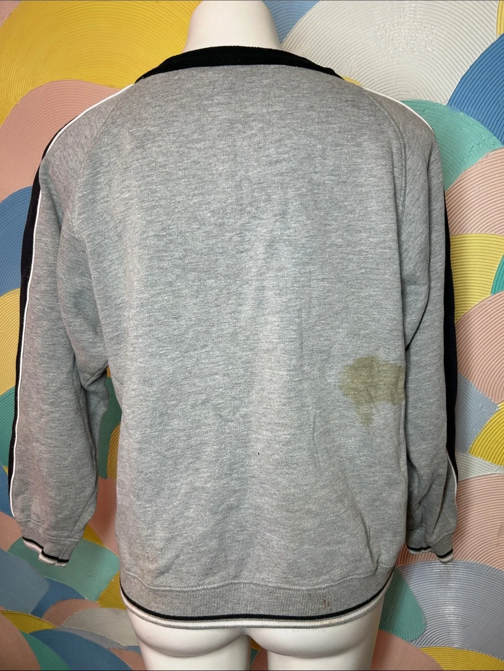 Vintage Men's Grey Crewneck Sweatshirt with Black Accents